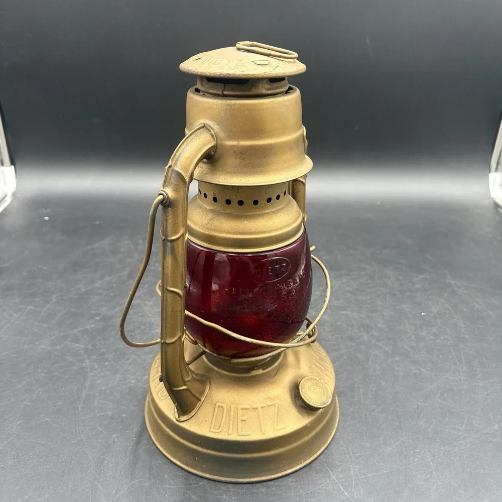 Dietz Old Little Wizard Red Glass Globed Railroad Train Lantern 12
